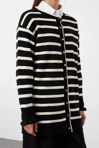 Women's Modern Style Casual Long Crew Neck Striped Sleeve Regular Knitwear Cardigan