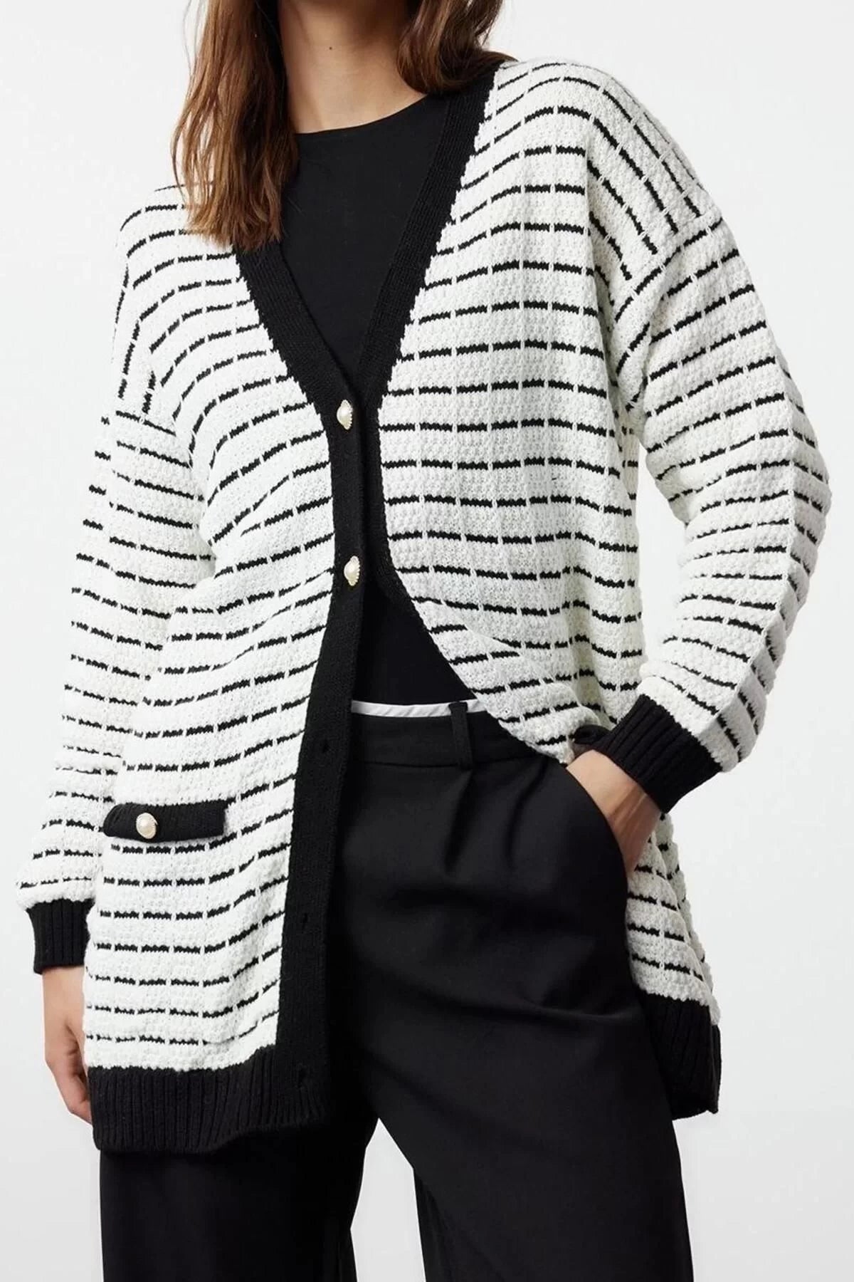 Women's Modern Style Comfortable Long V Neck Patterned Sleeve Regular Knitwear Cardigan