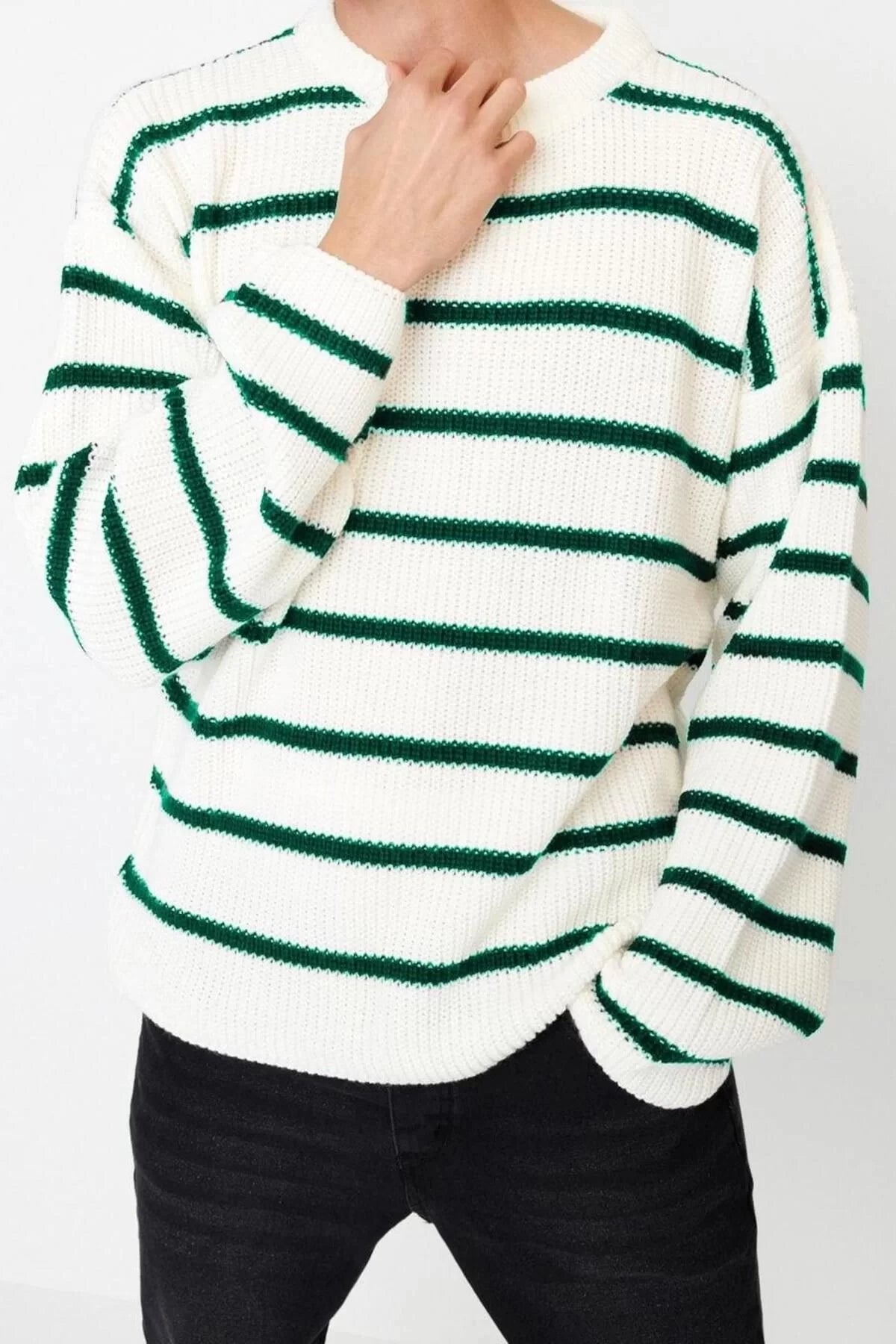 Men's Modern Style Comfortable Long Crew Neck Striped Sleeve Regular Knitwear Sweater