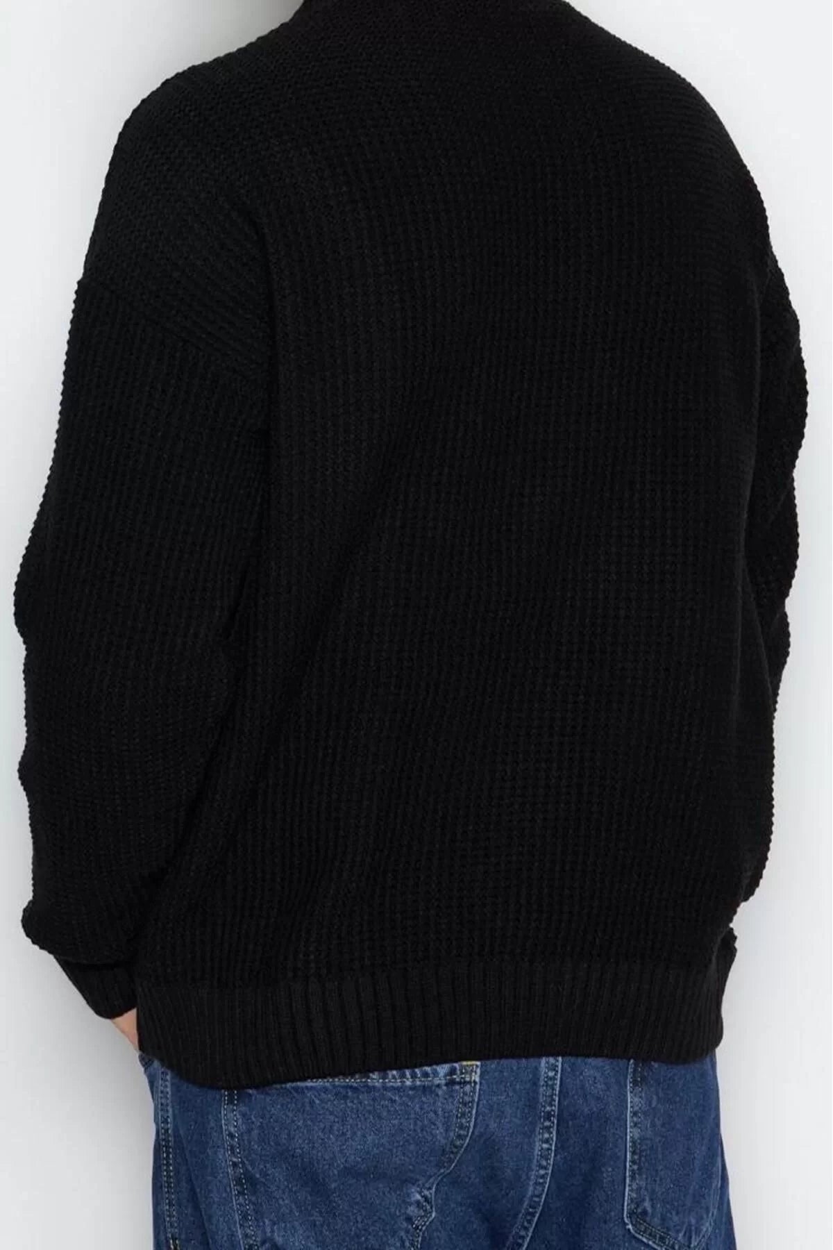 Men's Modern Style Casual Long Crew Neck Textured Sleeve Standard Knitwear Sweater