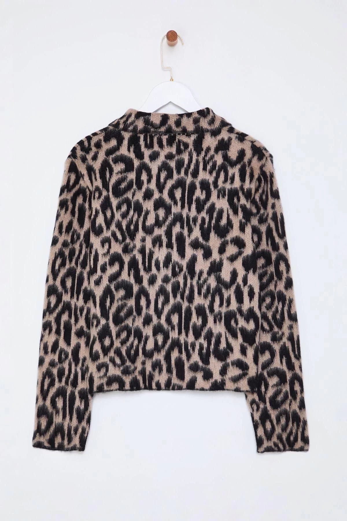 Style Modern Women Regular Standard Sleeve Polo Collar Leopard Patterned Knitwear Cardigan