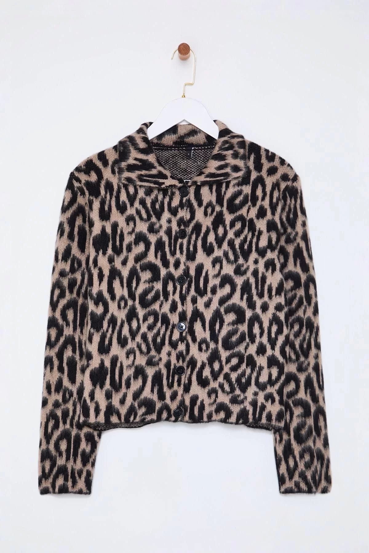 Style Modern Women Regular Standard Sleeve Polo Collar Leopard Patterned Knitwear Cardigan