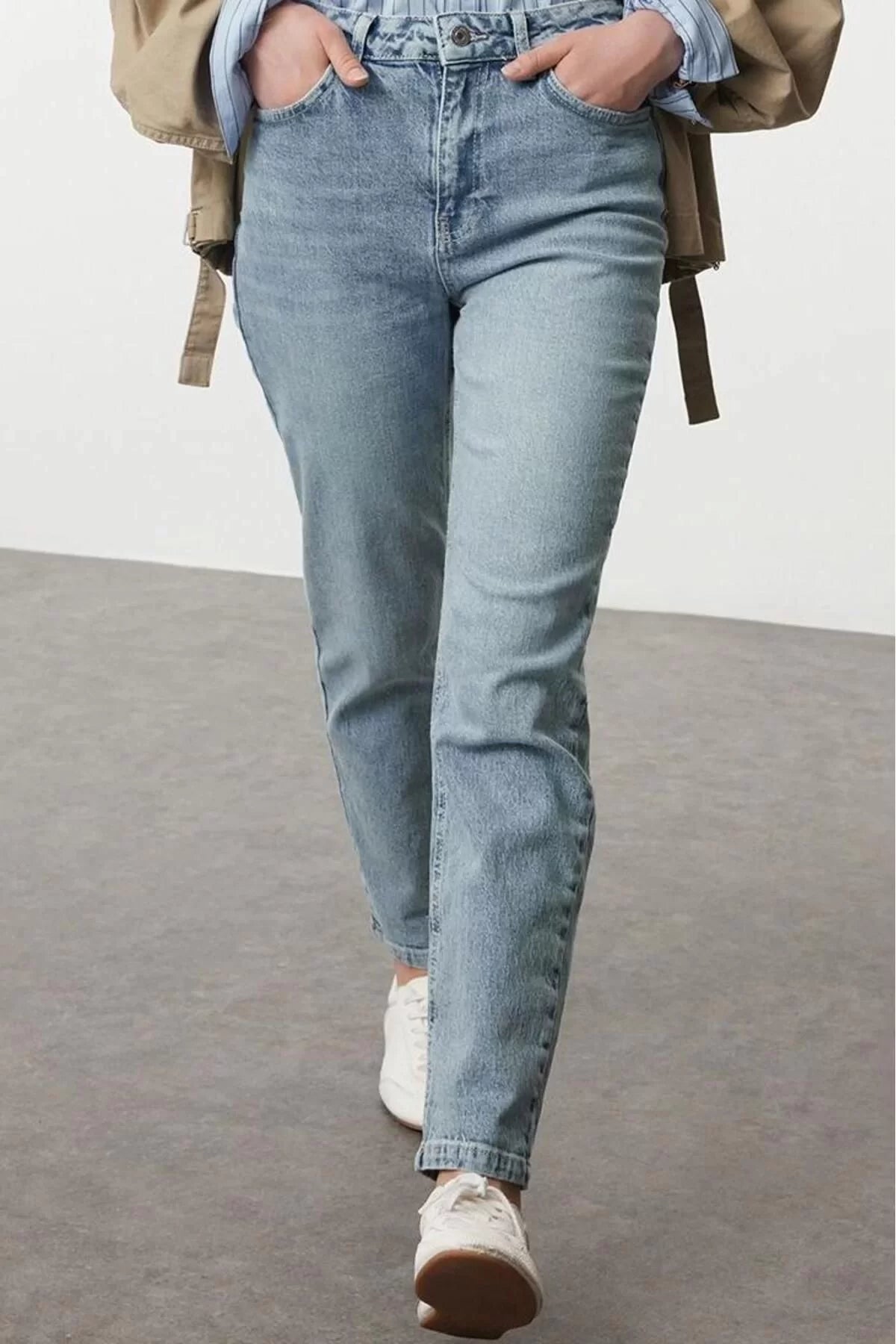 Style Women Fashion Denim Jeans Pants Long Straight Leg Normal Waist Slim Mom Jeans