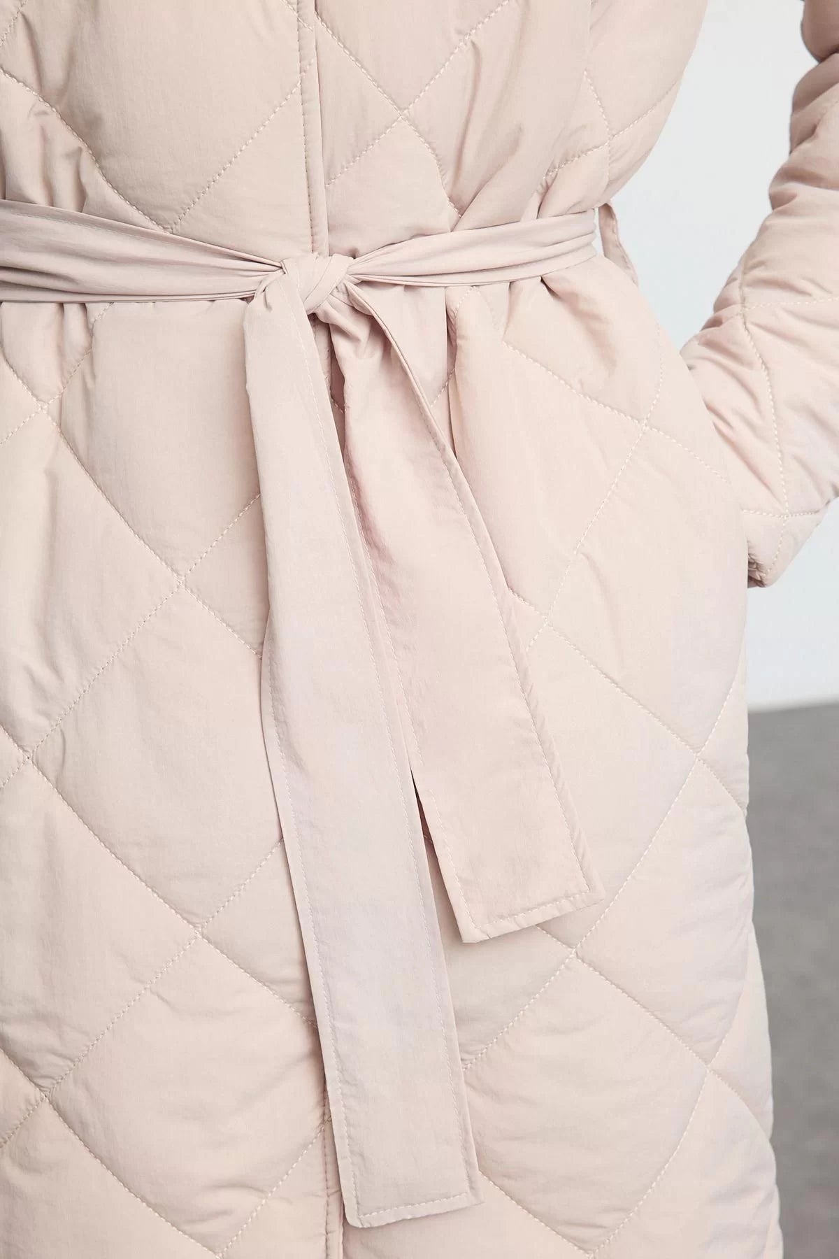 Design Plain Lined Collar Long Loose Jacket Women Oversize Belted Long Quilted Puffer Coat