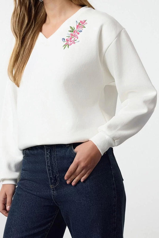 V Neck Low Sleeve Floral Embroidered Regular Cut V Neck Thick Polar Fleece Knitted Sweatshirt