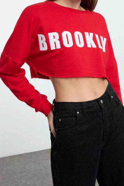 Crew Neck Low Sleeve Super Crop Applique Embroidered Super Crop Thick Knit Sweatshirt