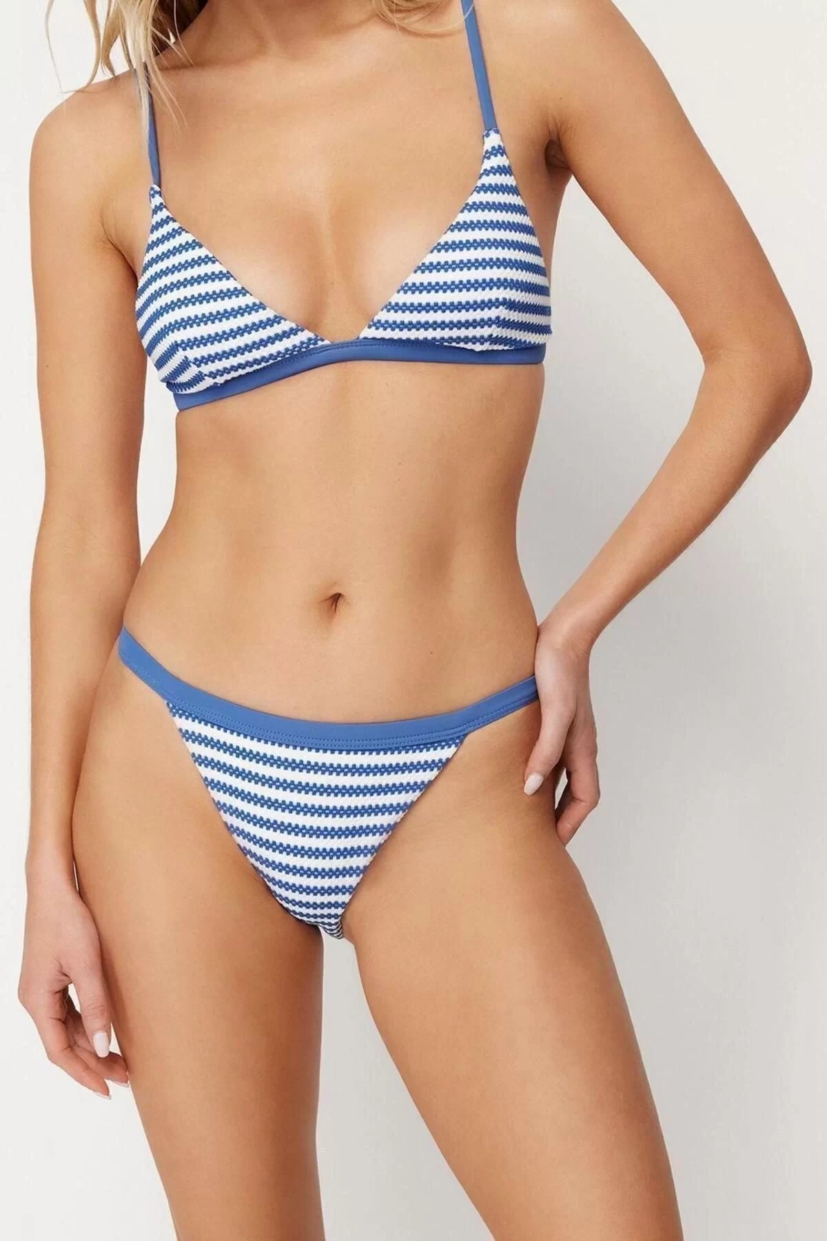 Fashion Striped Throwback Triangle Regular Waist Brief Black-White Triangle Textured Regular Bikini Set