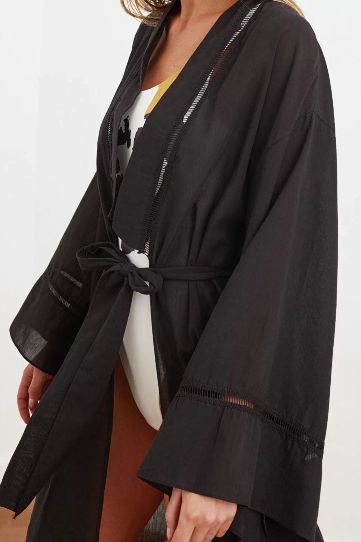 Fashion Woven Regular Pattern Long V Neck Spanish Sleeve Flamed Cotton Basic Plain Pattern Kimono Kaftan