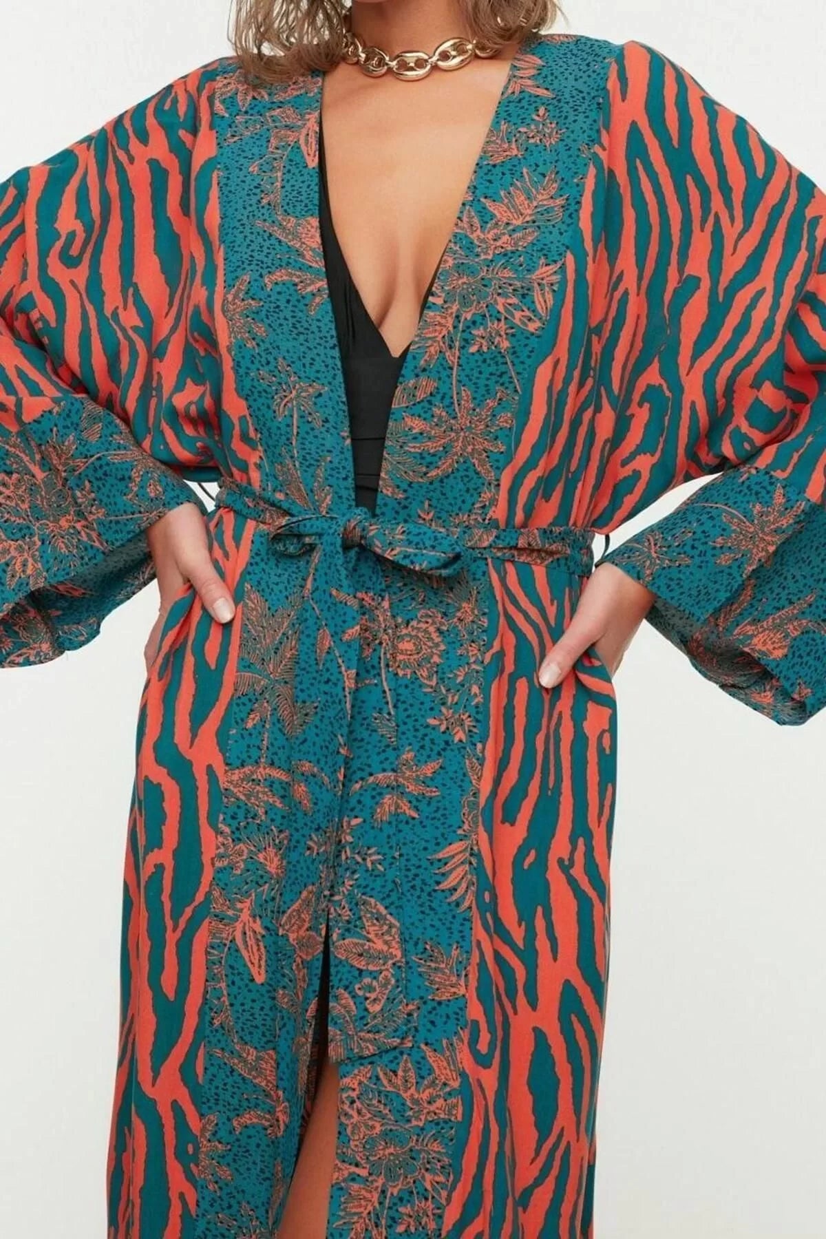 Fashion Woven Comfortable Long V Neck Standard Sleeve Shally Basic Animal Pattern Kimono Kaftan