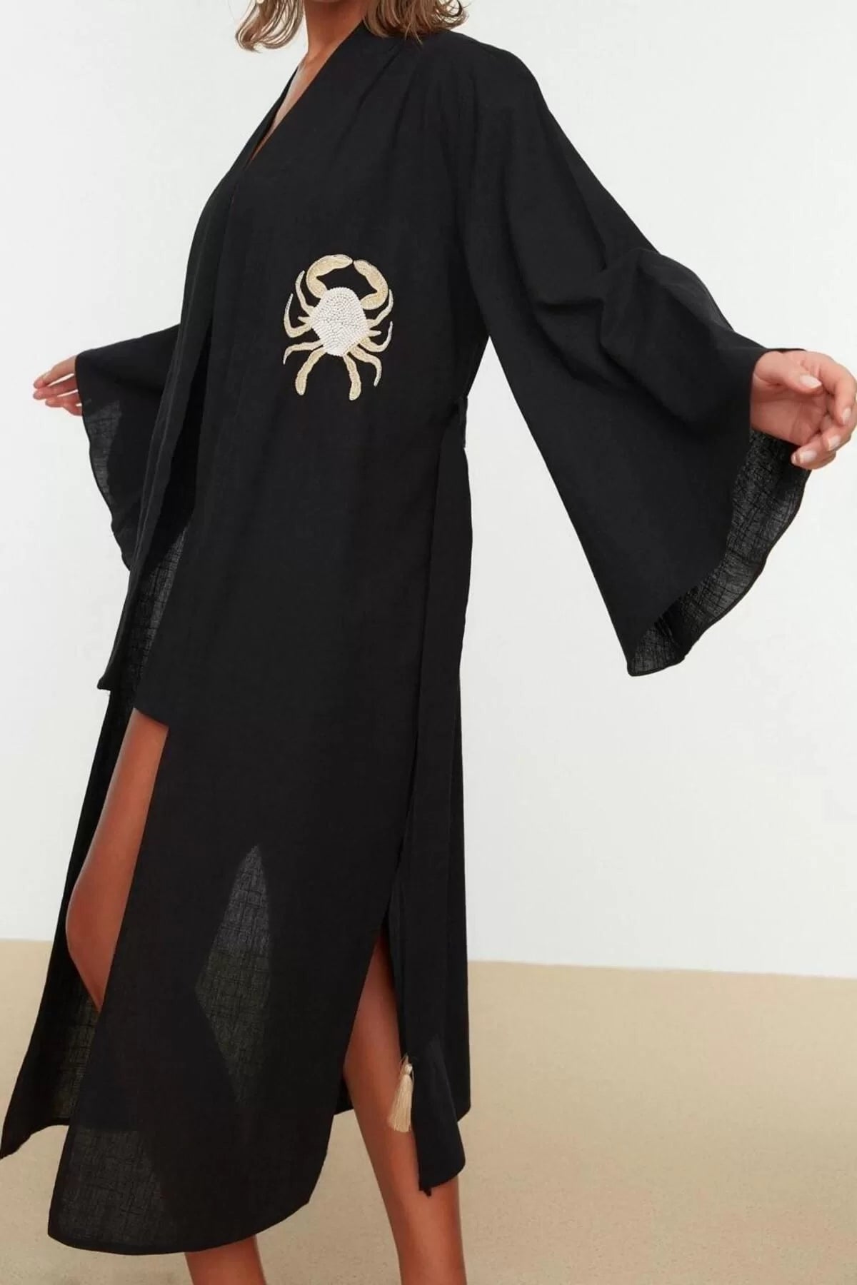 Fashion Woven Comfortable Long V Neck Standard Sleeve Flamed Cotton Basic Plain Pattern Kimono Kaftan