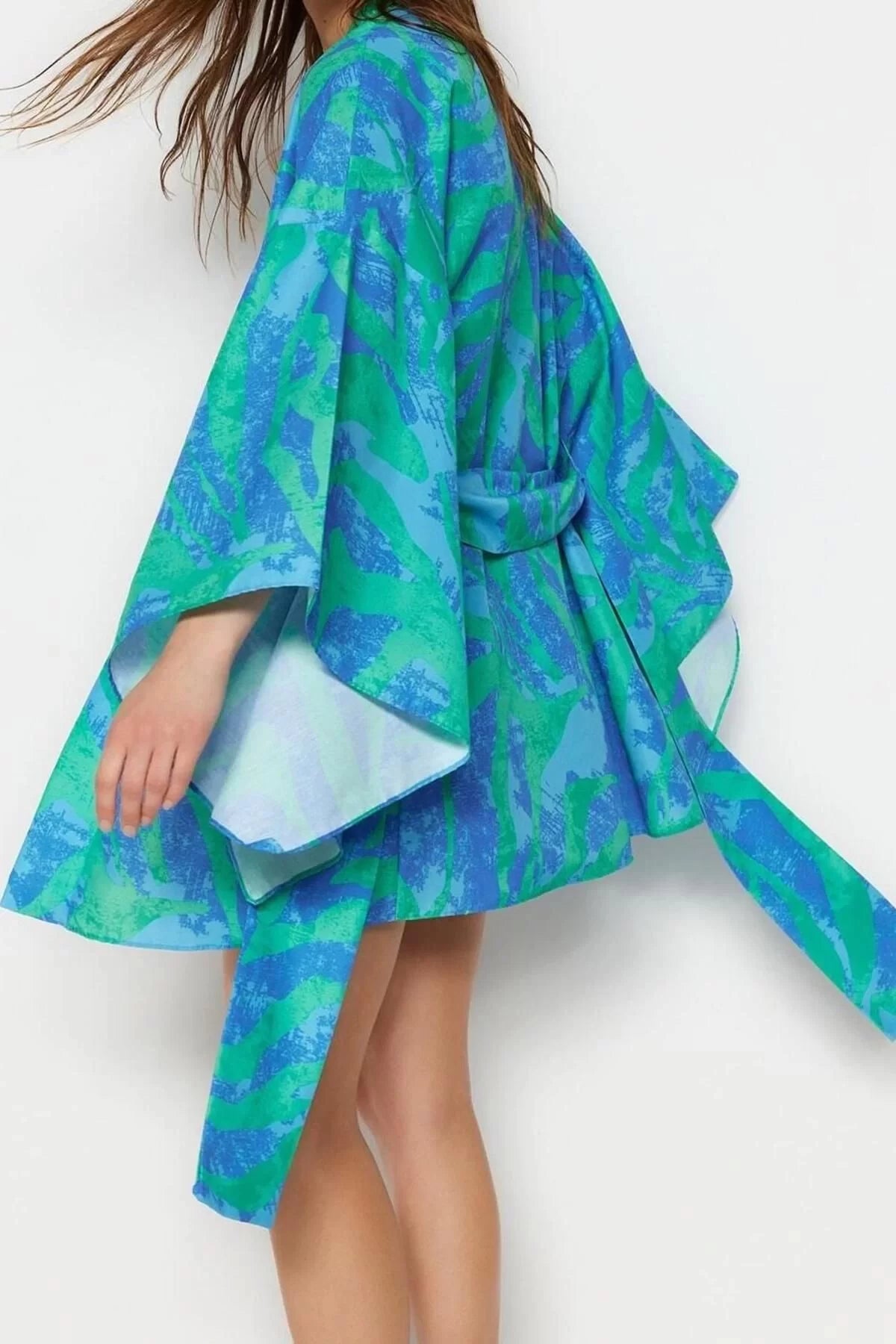 Fashion Woven Regular Pattern Crop V Neck Spanish Sleeve Kelly Basic Tropical Pattern Kimono Kaftan