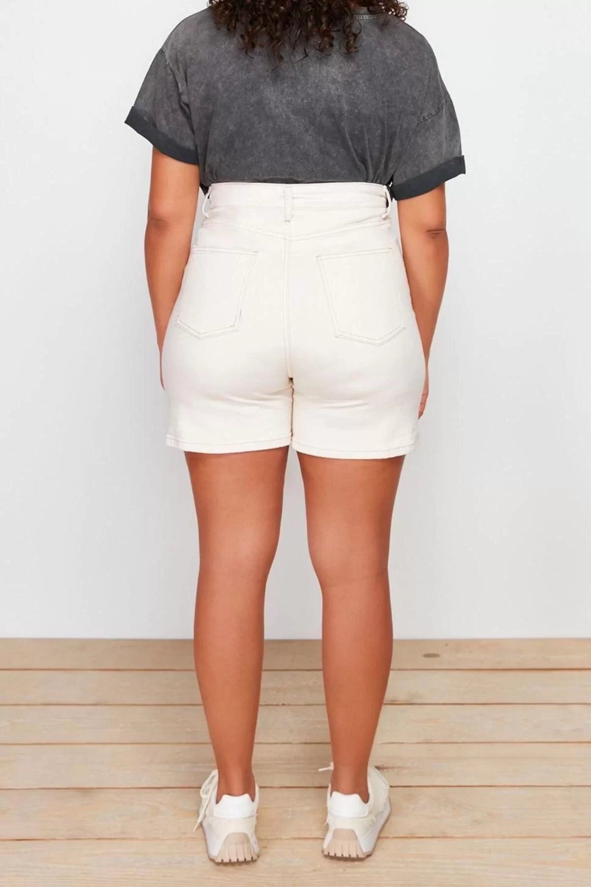 Plus Size Fashion Denim High Waist Straight Leg Casual Ecru Mom Shorts Bermuda