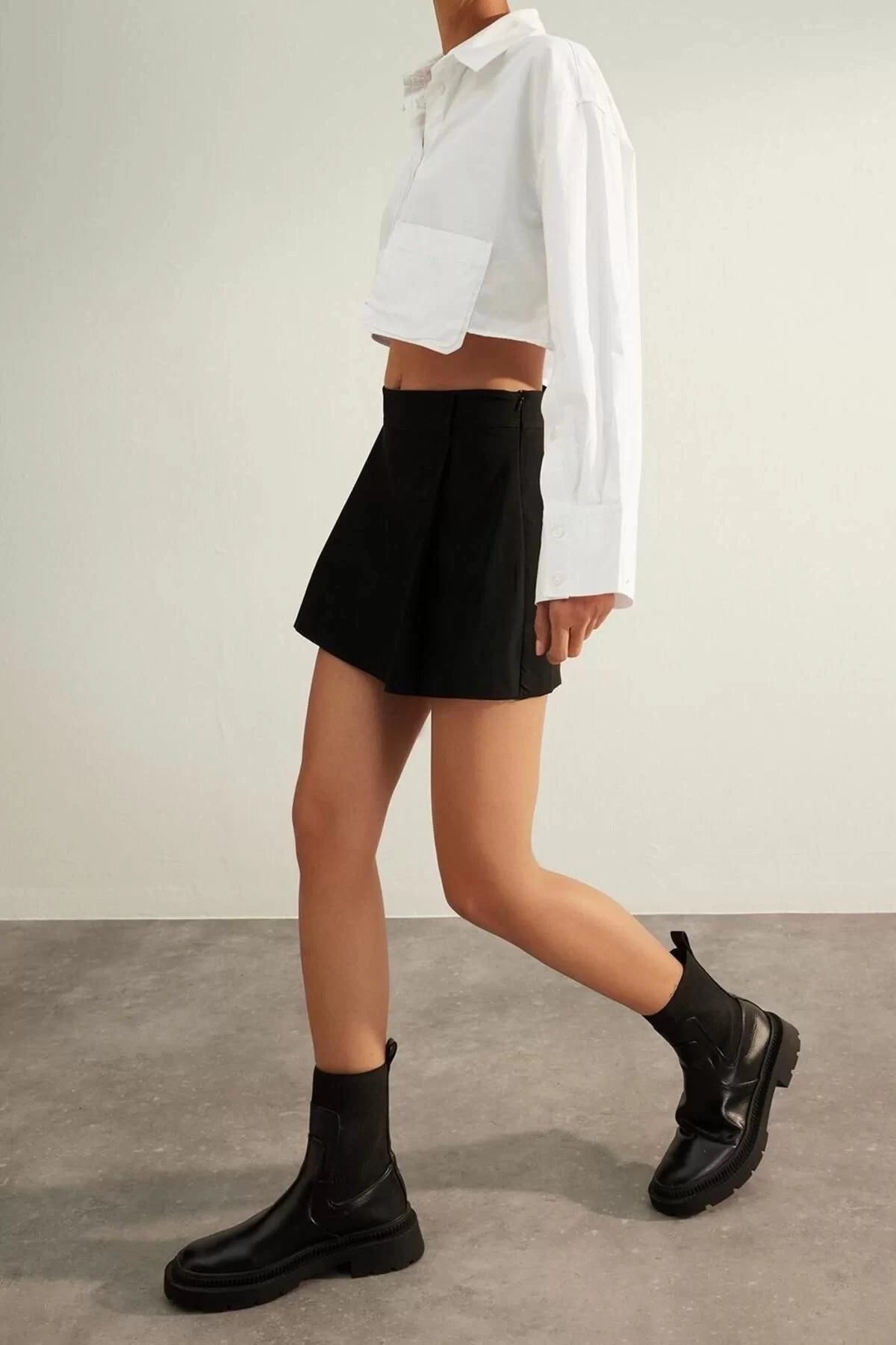 Fashion Woven Normal Waist Straight Leg Casual Black Premium Quality Pleated Woven Shorts Skirt