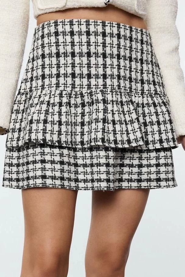 Modern Style Unlined Woven Mini Skirt Ruffle Detail Plaid Patterned Flannel Fabric Mini Skirt