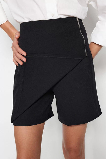 Plus Size Fashion Woven High Waist Pipe Leg Business Black Zipper Detail Shorts Skirt