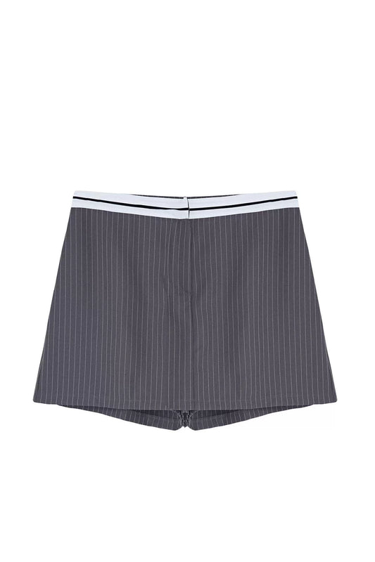 Plus Size Fashion Woven High Waist Skinny Leg Stylish Waist Belt Detailed Mini Striped Woven Shorts Skirt