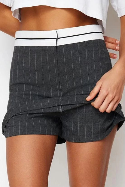 Fashion Woven High Waist Skinny Leg Stylish Anthracite Waist Belt Detailed Mini Striped Woven Shorts Skirt