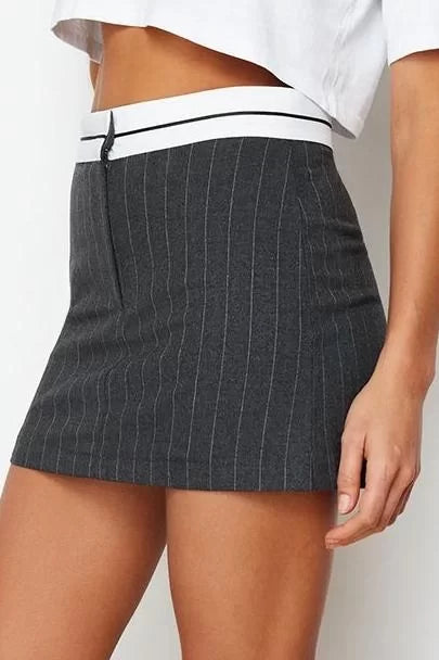 Fashion Woven High Waist Skinny Leg Stylish Anthracite Waist Belt Detailed Mini Striped Woven Shorts Skirt