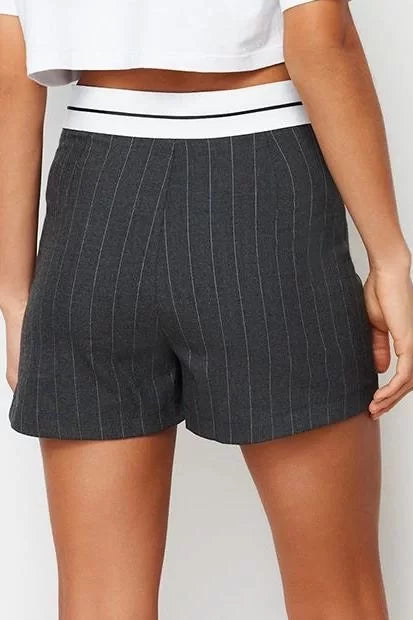 Fashion Woven High Waist Skinny Leg Stylish Anthracite Waist Belt Detailed Mini Striped Woven Shorts Skirt