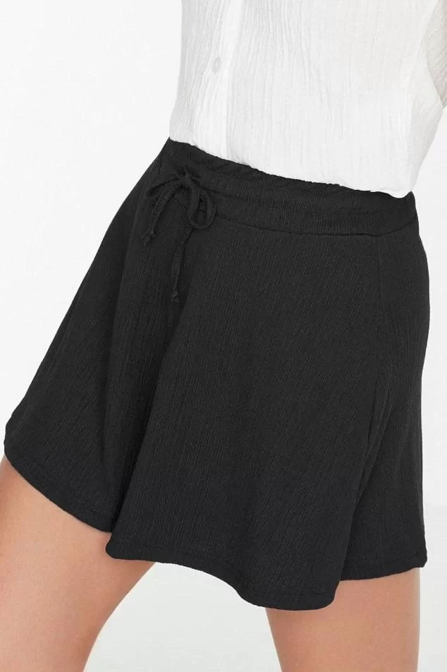 Fashion Knitted Normal Waist Wide Leg Casual Mink Relaxed Cut Normal Waist Crepe Textured Shorts